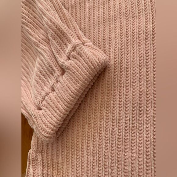 Two Old Navy Tops - Picture 7 of 7